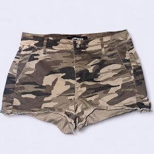 Express Women's Camo Cargo Shorts